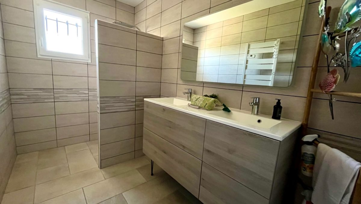 1760382817_VM572_8_original