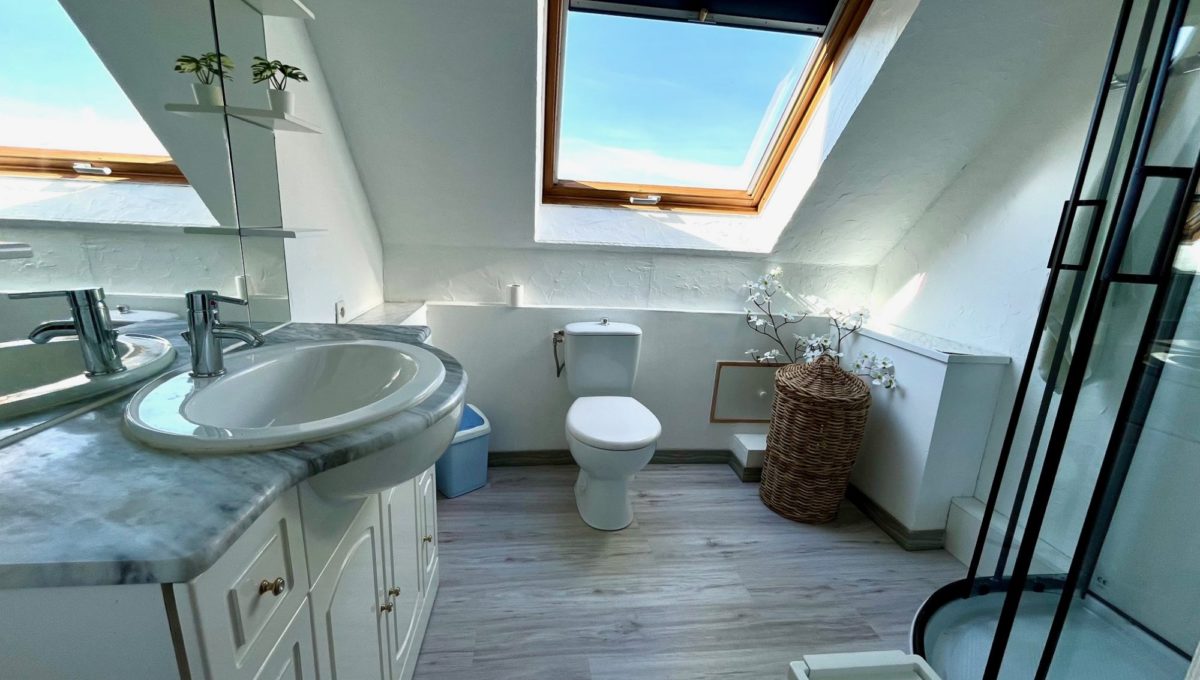 1760382877_VM572_12_original