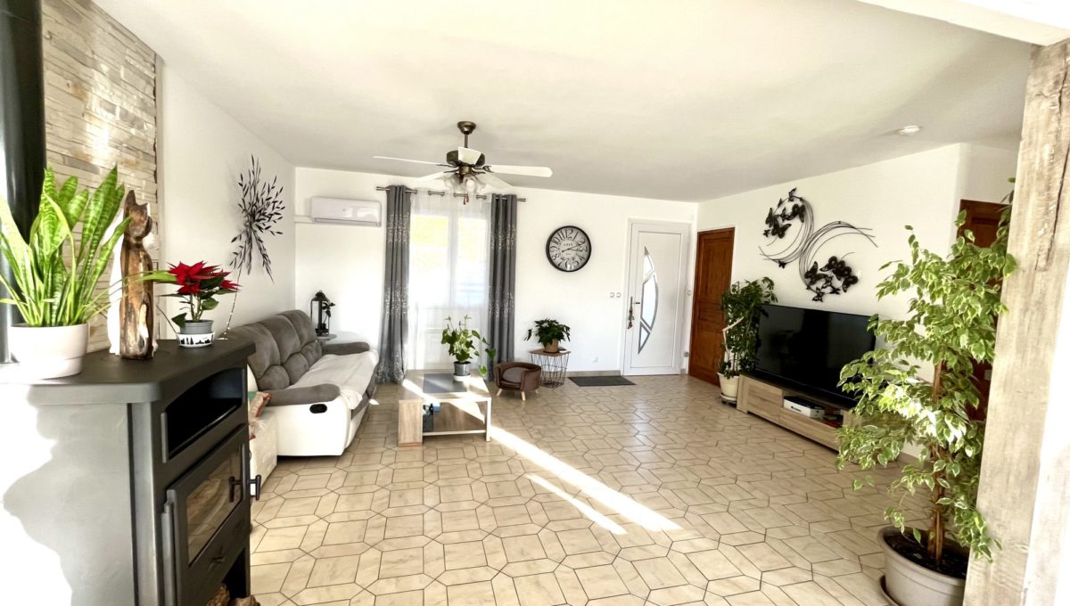 1763567073_VM572_21_original