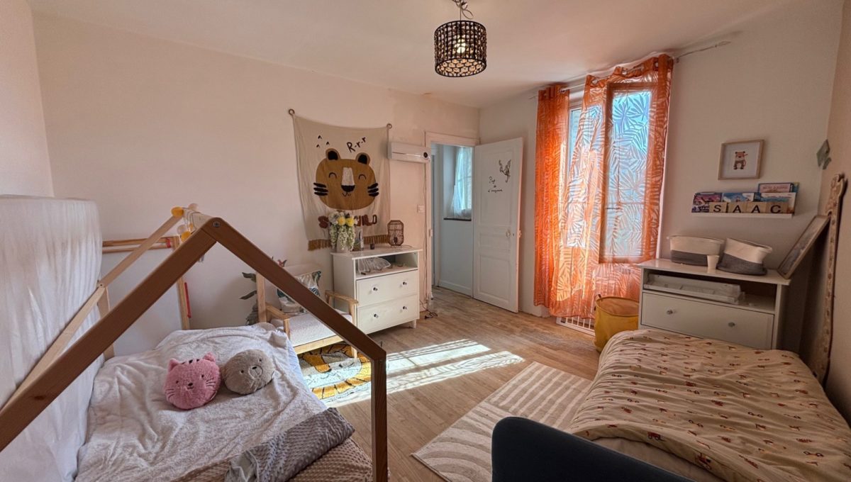 1763745381_VM575_10_original