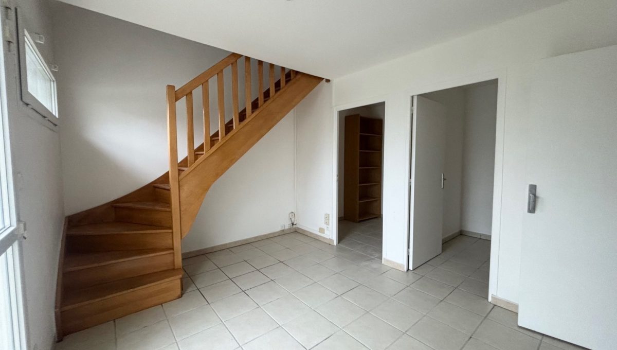 1764063592_VP090_4_original