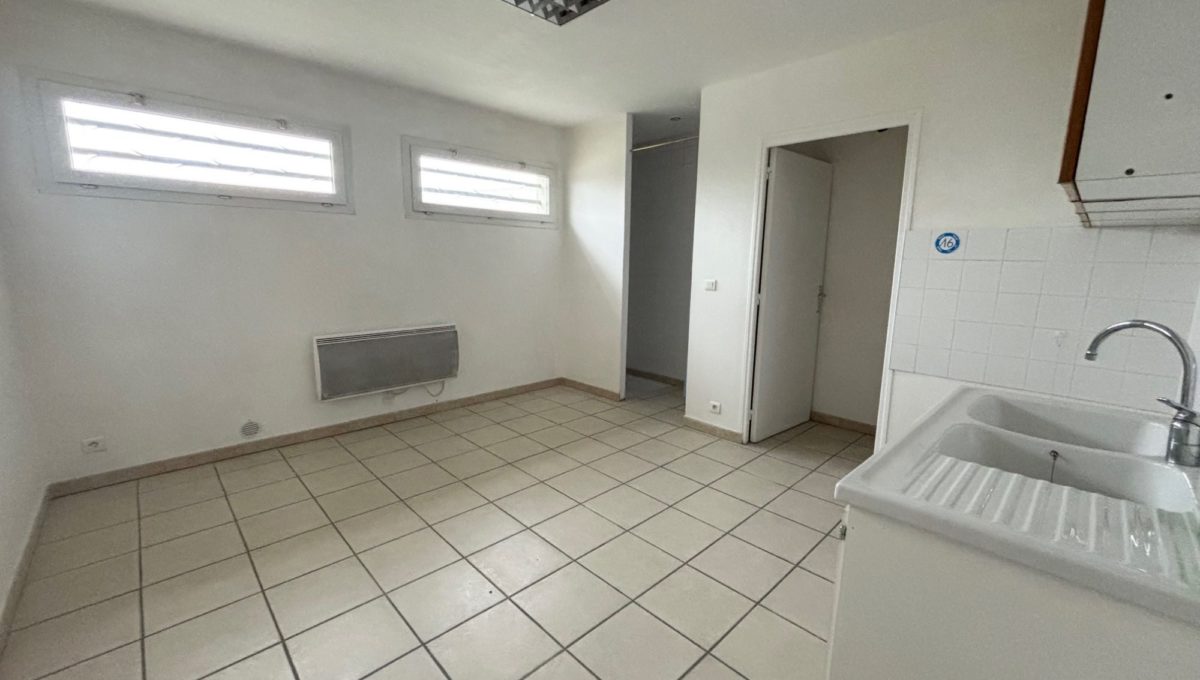 1764063599_VP090_5_original