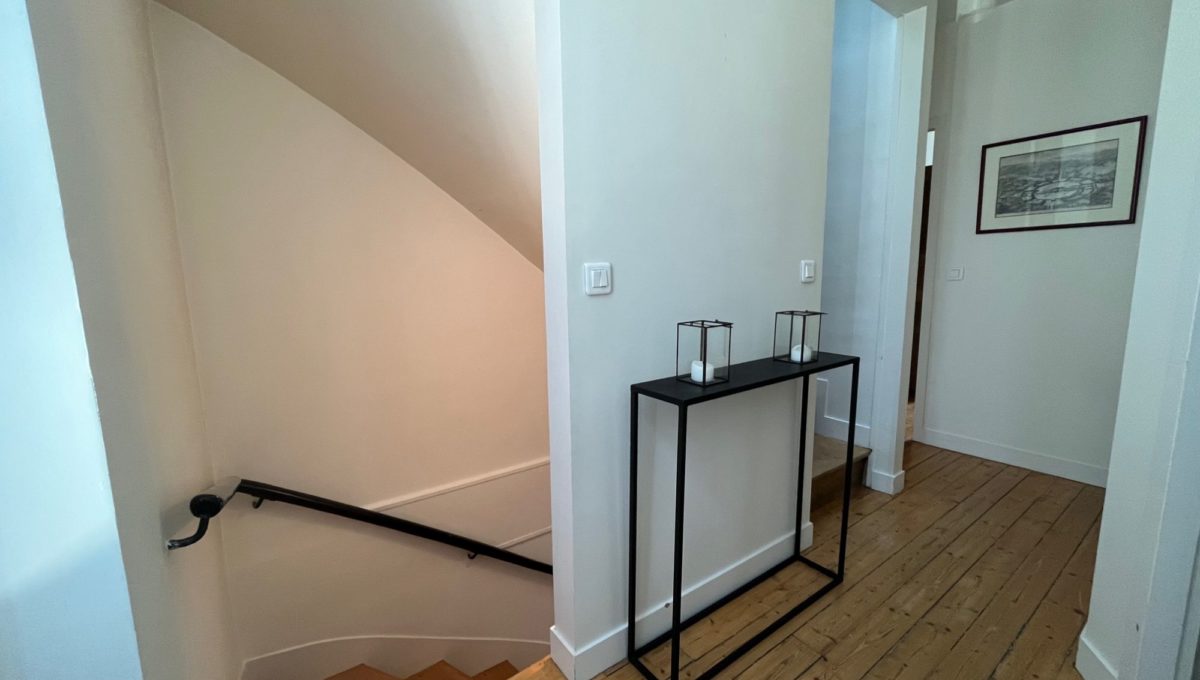 1689253643_LA1952_3_original