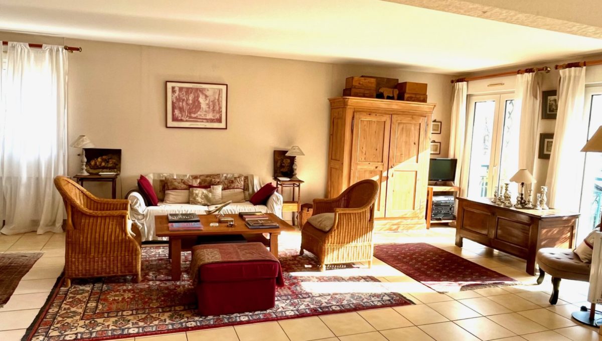 1739455535_VA1973_13_original