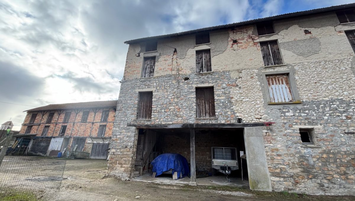 1764331271_VM583_4_original