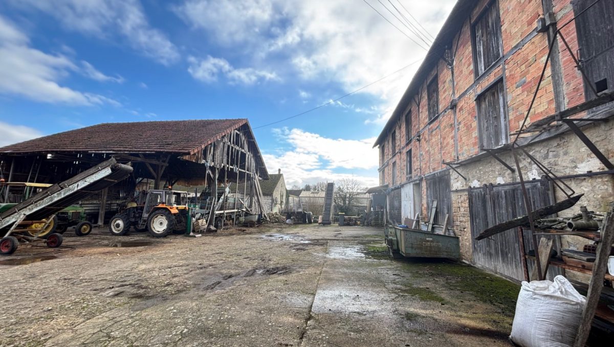 1764331277_VM583_5_original